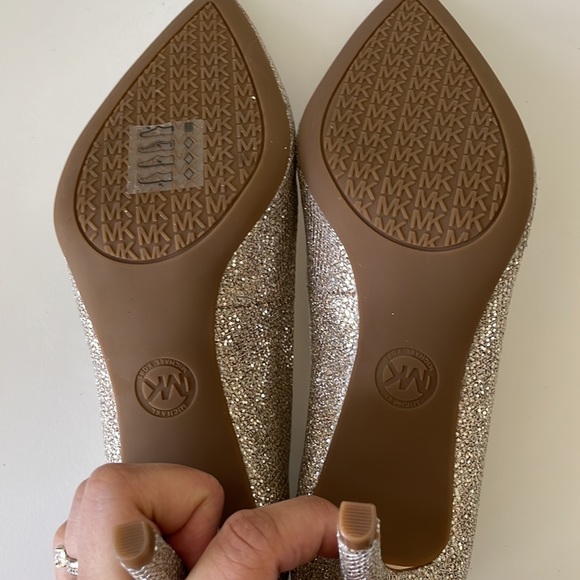 Michael Kors Dorothy flex pump gold sequin fabric upper 7 - Picture 2 of 3